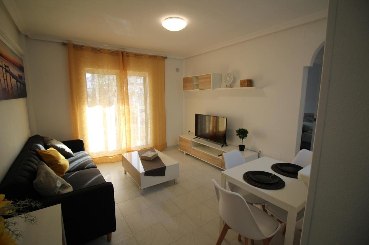 Apartamento Con Piscina En Urbanizacion Parquemar, La Mata, Torrevieja Aq-153 Luaran gambar