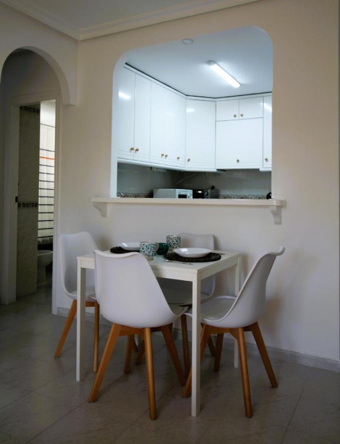 Apartamento Con Piscina En Urbanizacion Parquemar, La Mata, Torrevieja Aq-153 Luaran gambar